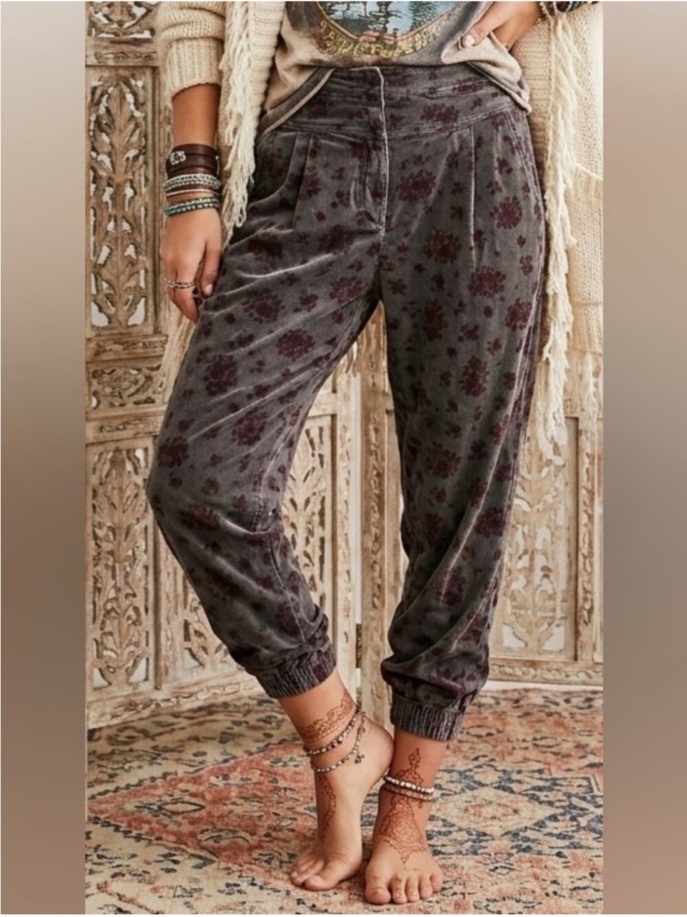 Anthropologie Kalea Floral Velvet Jogger Pants Size XS